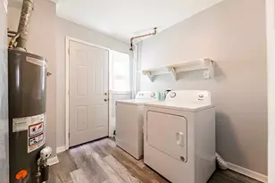 8022 42nd St, Lyons, IL 60534 - Photo 18