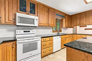 830 Oriole Ct, Geneseo, IL 61254 - Photo 14