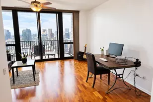 210 S Desplaines St, Chicago, IL 60661 - Photo 2
