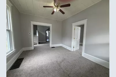 603 W Oakland Avenue, Bloomington, IL 61701 - Photo 8