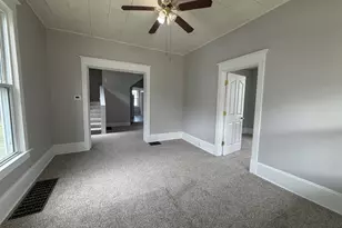 603 W Oakland Ave, Bloomington, IL 61701 - Photo 8