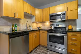 626 W Waveland Ave, Chicago, IL 60613 - Photo 18