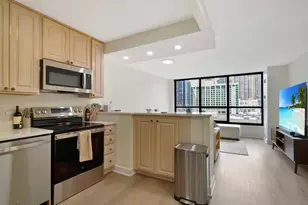 405 N Wabash Ave, Chicago, IL 60611 - Photo 2