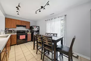 6374 Nugget Cir, Hanover Park, IL 60133 - Photo 10