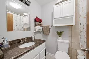 6374 Nugget Cir, Hanover Park, IL 60133 - Photo 16