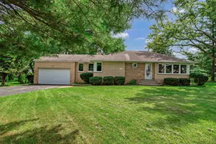 7N435 Linden Ave, Medinah, IL 60157 - Photo 2