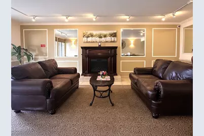 841 N York Road #128, Elmhurst, IL 60126 - Photo 2