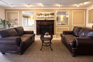 841 N York Rd, Elmhurst, IL 60126 - Photo 2