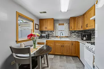 421 Thornton Street, Lockport, IL 60441 - Photo 6