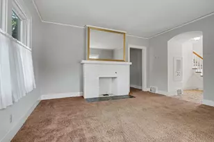 1604 E Jackson St, Bloomington, IL 61701 - Photo 6
