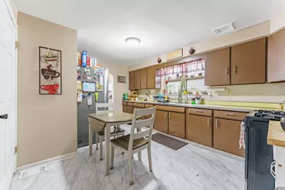 9018 S Houston Avenue, Chicago, IL 60617 - Photo 18