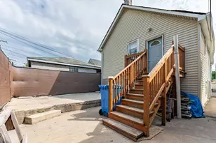 9018 S Houston Ave, Chicago, IL 60617 - Photo 26
