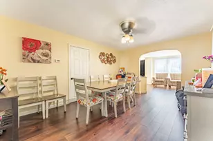 9018 S Houston Ave, Chicago, IL 60617 - Photo 16