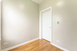 9018 S Houston Ave, Chicago, IL 60617 - Photo 32