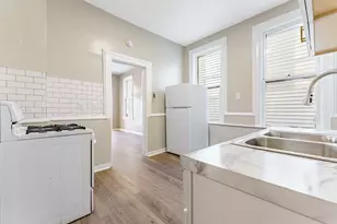 9018 S Houston Ave, Chicago, IL 60617 - Photo 8