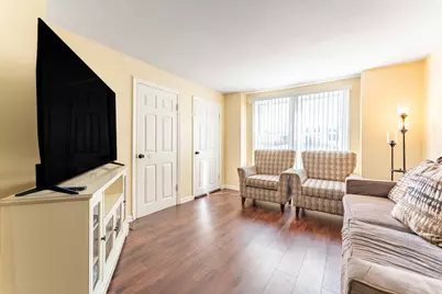 9018 S Houston Avenue, Chicago, IL 60617 - Photo 14