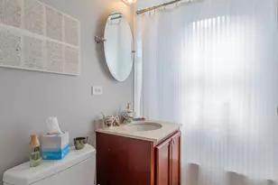 2651 W Greenleaf Ave, Chicago, IL 60645 - Photo 22