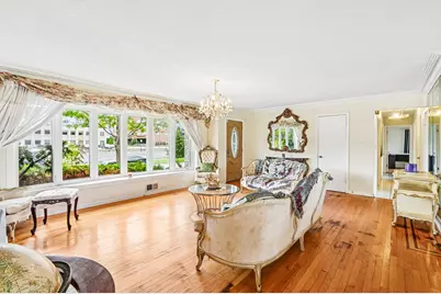 [Address not provided], Lincolnwood, IL 60712 - Photo 2