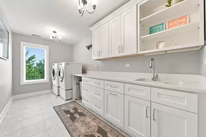 323 E 3rd Street, Elmhurst, IL 60126 - Photo 32