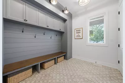 323 E 3rd Street, Elmhurst, IL 60126 - Photo 14