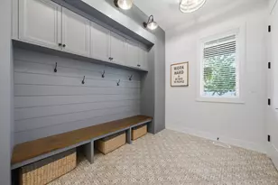 323 E 3rd St, Elmhurst, IL 60126 - Photo 14