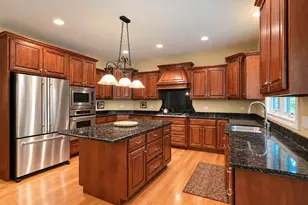 20228 Oakwood Dr, Mokena, IL 60448 - Photo 2