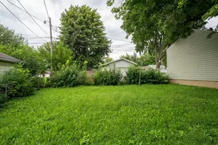 823 E Prairie St, Pontiac, IL 61764 - Photo 26