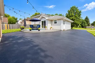 1705 Corregidor St, Joliet, IL 60435 - Photo 22