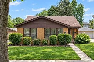 10536 S Kilbourn Ave, Oak Lawn, IL 60453 - Photo 1