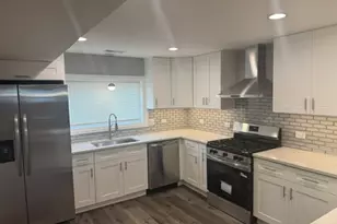 10042 S Princeton Ave, Chicago, IL 60628 - Photo 14