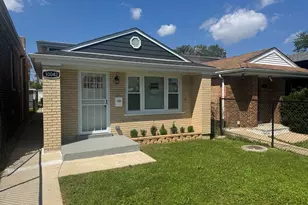 10042 S Princeton Ave, Chicago, IL 60628 - Photo 2