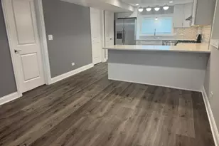 10042 S Princeton Ave, Chicago, IL 60628 - Photo 10