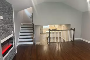 10042 S Princeton Ave, Chicago, IL 60628 - Photo 8