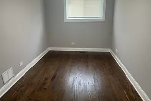 10042 S Princeton Ave, Chicago, IL 60628 - Photo 36