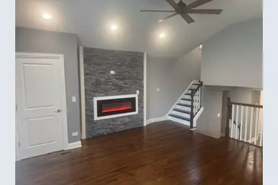 10042 S Princeton Avenue, Chicago, IL 60628 - Photo 4