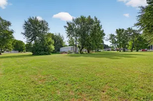406 W 3rd St, Braidwood, IL 60408 - Photo 46