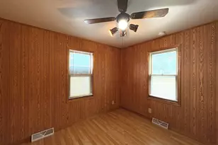 708 Godfrey St, Streator, IL 61364 - Photo 12