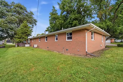 404 Sunset Drive, Heyworth, IL 61745 - Photo 16