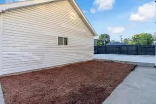 2248 S Kolin Ave, Chicago, IL 60623 - Photo 40
