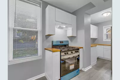 2248 S Kolin Avenue, Chicago, IL 60623 - Photo 10
