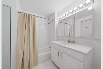 545 N Dearborn Street #1703, Chicago, IL 60654 - Photo 10