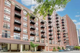360 W Illinois St, Chicago, IL 60654 - Photo 2