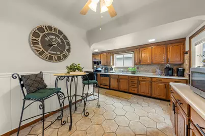130 S Yale Avenue, Villa Park, IL 60181 - Photo 10