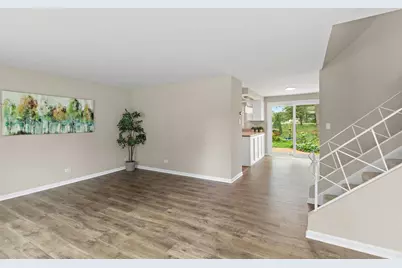 321 Desmond Drive, Schaumburg, IL 60193 - Photo 6