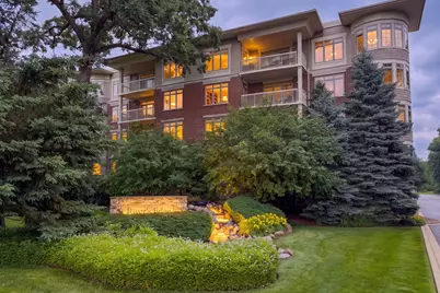 425 Benjamin Drive #302, Vernon Hills, IL 60061 - Photo 1