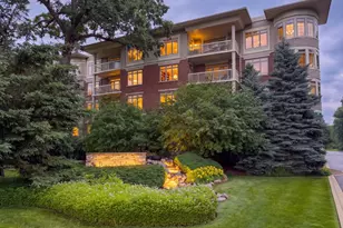425 Benjamin Dr, Vernon Hills, IL 60061 - Photo 1