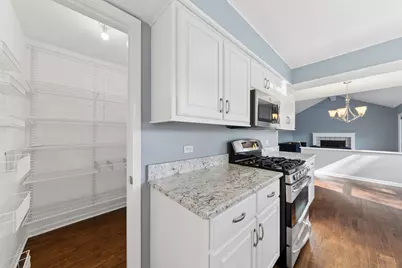 1528 Bonaventure Drive, Naperville, IL 60563 - Photo 12