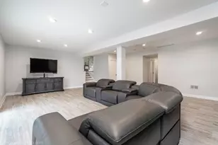 1810 71st St, Darien, IL 60561 - Photo 18