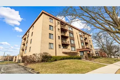 5800 W 105th Street #4C, Oak Lawn, IL 60453 - Photo 1