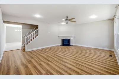 2038 Farnham Court, Schaumburg, IL 60194 - Photo 2